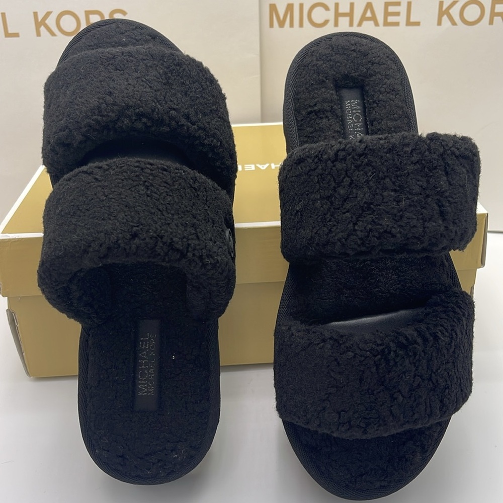 MICHAEL KORS Winnie Faux Curly Shearling Platform Slide Sandal
Black 
New - Picture 12 of 16